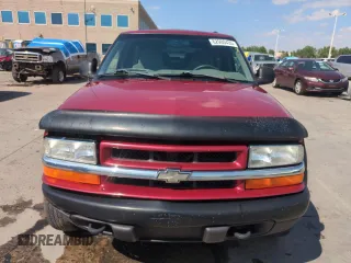 1998 Chevrolet Blazer LS with VIN 1GNCT18W5WK236585, listed as a Copart auction lot 62900435 with 123,272 mi miles and Salvage title. Bid and sale history available at DreamBid. Image 5.