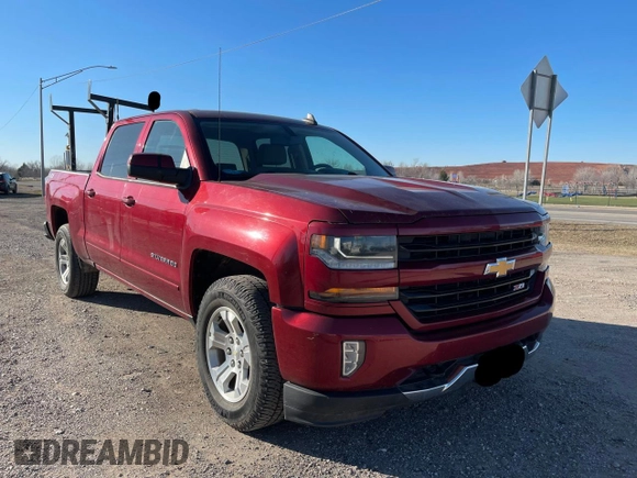 2018 Chevrolet Silverado 1500 LT with VIN 3GCUKRECXJG257926, listed as a Copart auction lot 52463635 with 272,996 mi miles and Clean Title. Bid and sale history available at carsss.com. Image 1.