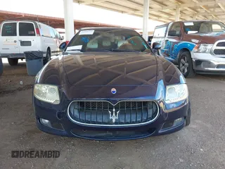 2010 Maserati Quattroporte z VIN ZAM39FKA0A0050132, wystawiony jako IAAI lot #42088375 z przebiegiem 76 631 mil mil oraz . Historia ofert i sprzedaży dostępna na DreamBid. Obrazek 12.