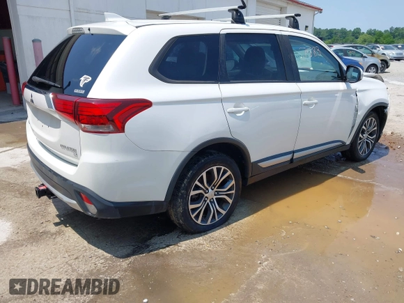 2018 Mitsubishi Outlander ES with VIN JA4AZ3A33JZ009318, listed as a IAAI auction lot 41007583 with 81,507 mi miles and . Bid and sale history available at DreamBid. Image 4.