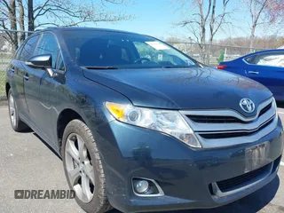 2015 Toyota Venza XLE with VIN 4T3BK3BB1FU117285, listed as a IAAI auction lot 41995884 with 106,237 mi miles. Bid and sale history available at carsss.com. Image 1.