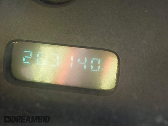 2001 Dodge Durango z VIN 1B4HS28Z11F588935, wystawiony jako IAAI lot #42045385 z przebiegiem 263 140 mil mil oraz . Historia ofert i sprzedaży dostępna na DreamBid. Obrazek 7.