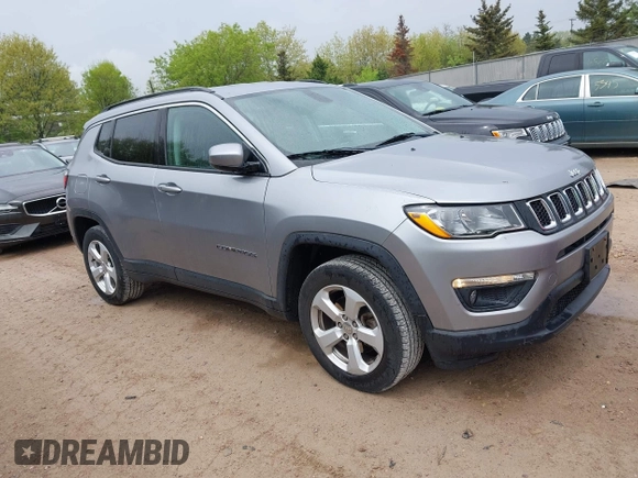 2017 Jeep Compass Latitude z VIN 3C4NJDBB8HT693164, wystawiony jako IAAI lot #42256210 z przebiegiem 52 130 mil mil oraz . Historia ofert i sprzedaży dostępna na DreamBid. Obrazek 1.