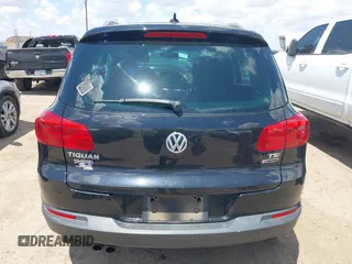 2017 Volkswagen Tiguan Wolfsburg Edition z VIN WVGSV7AX1HW503670, wystawiony jako IAAI lot #42235251 z przebiegiem 88 477 mil mil oraz . Historia ofert i sprzedaży dostępna na DreamBid. Obrazek 16.