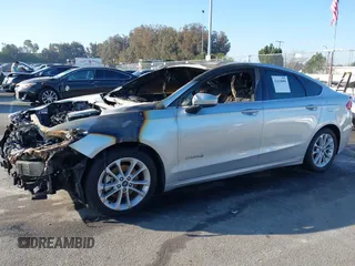 2019 Ford Fusion SE with VIN 3FA6P0LU9KR261608, listed as a IAAI auction lot 41610090 with Not Provided miles. Bid and sale history available at carsss.com. Image 6.
