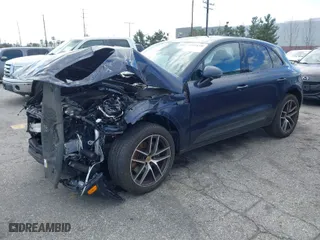 2022 Porsche Macan with VIN WP1AA2A51NLB06422, listed as a IAAI auction lot 41414230 with 8,090 mi miles. Bid and sale history available at carsss.com. Image 2.
