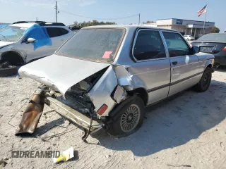 1982 BMW 3 Series z VIN WBAAG3307C8378560, wystawiony jako Copart lot #83790224 z przebiegiem 83 004 mil mil oraz Tytuł czysty. Historia ofert i sprzedaży dostępna na DreamBid. Obrazek 3.