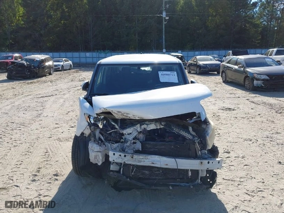 2015 Scion xB with VIN JTLZE4FE9FJ070512, listed as a IAAI auction lot 40580713 with NaN miles. Bid and sale history available at carsss.com. Image 13.