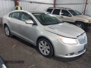 2010 Buick LaCrosse CXL z VIN 1G4GC5EG3AF270973, wystawiony jako IAAI lot #42771201 z przebiegiem 82 170 mil mil oraz . Historia ofert i sprzedaży dostępna na DreamBid. Obrazek 1.