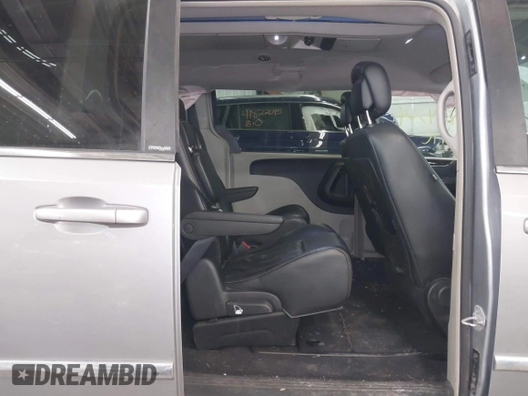 2013 Chrysler Town & Country Touring with VIN 2C4RC1BG9DR714736, listed as a IAAI auction lot 41824364 with 156,486 mi miles. Bid and sale history available at carsss.com. Image 8.