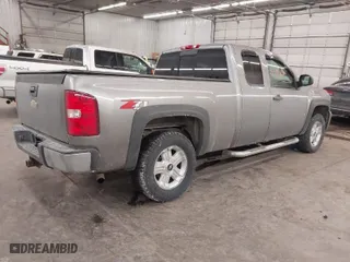 2008 Chevrolet Silverado 1500 LT w/1LT with VIN 2GCEK190881254869, listed as a IAAI auction lot 41391830 with 100,634 mi miles. Bid and sale history available at carsss.com. Image 4.