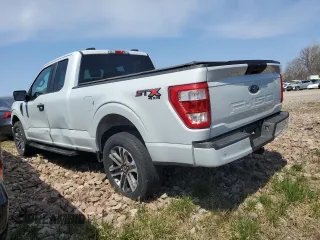 2022 Ford F-150 XL z VIN 1FTEX1EP5NKD35795, wystawiony jako Copart lot #53801345 z przebiegiem 42 469 mil mil oraz Szkoda całkowita • Salvage title. Historia ofert i sprzedaży dostępna na DreamBid. Obrazek 2.