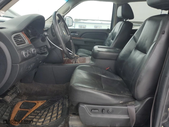 2011 Chevrolet Suburban LTZ with VIN 1GNSKKE32BR284318, listed as a Copart auction lot 46162205 with NaN miles and Salvage Title. Bid and sale history available at carsss.com. Image 7.
