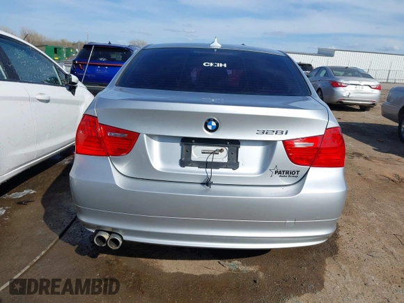 2010 BMW 3 Series 328i with VIN WBAPH7G58ANM48263, listed as a IAAI auction lot 41895524 with 99,771 mi miles and . Bid and sale history available at carsss.com. Image 16.