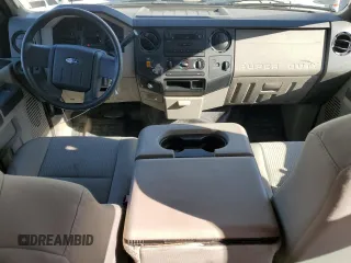 2008 Ford Super Duty F-250 SRW XL with VIN 1FTNX20518EA74678, listed as a Copart auction lot 50978195 with 190,786 mi miles and Clean Title. Bid and sale history available at carsss.com. Image 8.