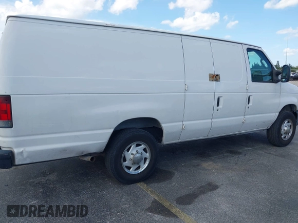 2012 Ford Econoline Cargo Commercial z VIN 1FTNS2EW8CDA13858, wystawiony jako IAAI lot #42473899 z przebiegiem 336 332 mil mil oraz . Historia ofert i sprzedaży dostępna na DreamBid. Obrazek 6.
