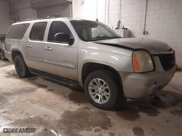 2007 GMC Yukon XL SLE with VIN 1GKFC16J67R262431, listed as a IAAI auction lot 41572790 with 1 mi miles. Bid and sale history available at carsss.com. Image 1.