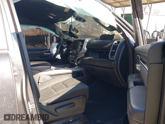 2019 Ram 1500 Big Horn z VIN 1C6RRFFG7KN755373, wystawiony jako IAAI lot #41764161 z przebiegiem 116 804 mil mil oraz . Historia ofert i sprzedaży dostępna na DreamBid. Obrazek 5.