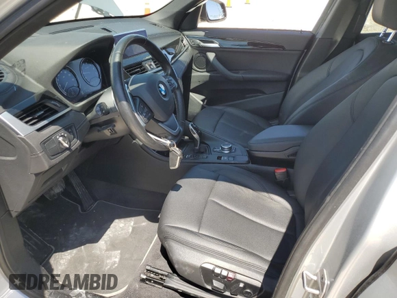 2021 BMW X1 sDrive28i z VIN WBXJG7C04M5T32801, wystawiony jako Copart lot #52046425 z przebiegiem 45 584 mil mil oraz Szkody całkowita. Historia ofert i sprzedaży dostępna na DreamBid. Obrazek 7.