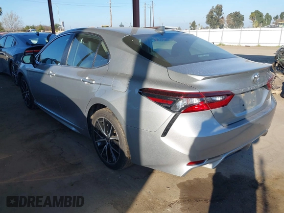 2021 Toyota Camry SE Nightshade with VIN 4T1G11AK0MU412835, listed as a IAAI auction lot 41592078 with 106,270 mi miles. Bid and sale history available at carsss.com. Image 3.