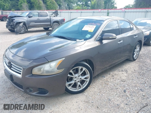 2014 Nissan Maxima S z VIN 1N4AA5APXEC453564, wystawiony jako IAAI lot #42296196 z przebiegiem 174 648 mil mil oraz . Historia ofert i sprzedaży dostępna na DreamBid. Obrazek 2.