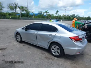2013 Honda Civic LX z VIN 2HGFB2F5XDH549386, wystawiony jako IAAI lot #39920177 z przebiegiem 126 428 mil mil oraz . Historia ofert i sprzedaży dostępna na DreamBid. Obrazek 3.