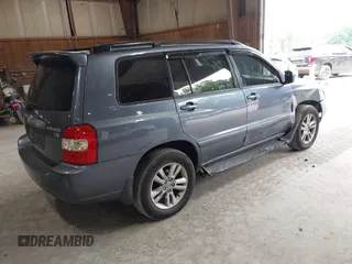 2006 Toyota Highlander z VIN JTEDW21A160003500, wystawiony jako IAAI lot #42491355 z przebiegiem 226 244 mil mil oraz . Historia ofert i sprzedaży dostępna na DreamBid. Obrazek 4.