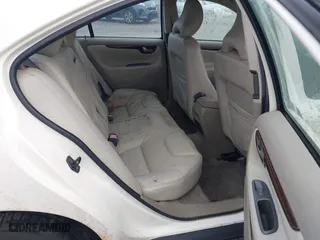 2002 Volvo S60 with VIN YV1RS58D322119152, listed as a IAAI auction lot 41104616 with 132,133 mi miles. Bid and sale history available at carsss.com. Image 8.