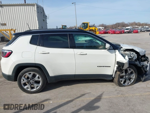 2020 Jeep Compass Limited with VIN 3C4NJCCB2LT247237, listed as a IAAI auction lot 41832949 with 58,625 mi miles. Bid and sale history available at carsss.com. Image 12.