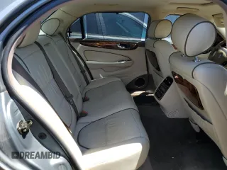 2006 Jaguar XJ Vanden Plas with VIN SAJWA82BX6SH09069, listed as a Copart auction lot 68122604 with 153,999 mi miles and Salvage Title. Bid and sale history available at carsss.com. Image 10.