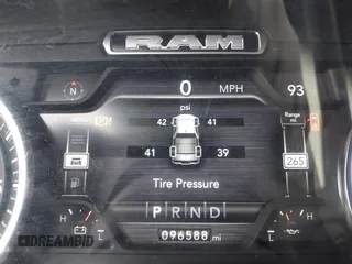 2022 Ram 1500 Big Horn z VIN 1C6SRFMT8NN313403, wystawiony jako IAAI lot #42334732 z przebiegiem 96 588 mil mil oraz . Historia ofert i sprzedaży dostępna na DreamBid. Obrazek 15.
