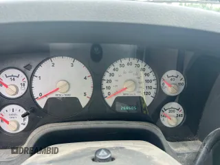 2006 Dodge 3500 SLT z VIN 3D7MX48C96G117668, wystawiony jako Copart lot #57986495 z przebiegiem 268 605 mil mil oraz Tytuł czysty. Historia ofert i sprzedaży dostępna na DreamBid. Obrazek 8.