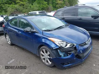2013 Hyundai Elantra GLS z VIN KMHDH4AEXDU592948, wystawiony jako IAAI lot #42309576 z przebiegiem 102 502 mil mil oraz . Historia ofert i sprzedaży dostępna na DreamBid. Obrazek 1.