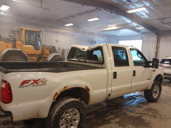 2003 Ford Super Duty F-350 SRW XL with VIN 1FTSW31P23EC17321, listed as a IAAI auction lot 41292702 with 114,178 mi miles. Bid and sale history available at carsss.com. Image 6.