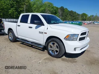 2017 Ram 1500 Express z VIN 3C6RR6KTXHG573008, wystawiony jako IAAI lot #42041594 z przebiegiem 131 979 mil mil oraz . Historia ofert i sprzedaży dostępna na DreamBid. Obrazek 1.