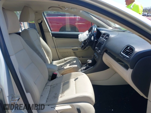 2011 Volkswagen Jetta SE with VIN 3VWPX7AJ7BM640228, listed as a IAAI auction lot 42102277 with 134,936 mi miles and . Bid and sale history available at DreamBid. Image 5.