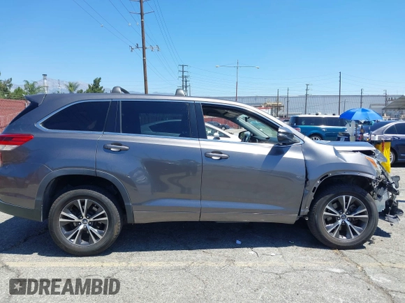 2018 Toyota Highlander LE with VIN 5TDZZRFH7JS250025, listed as a IAAI auction lot 42635985 with 122,488 mi miles and . Bid and sale history available at DreamBid. Image 14.