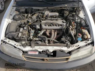 1996 Honda Accord EX with VIN 1HGCD5663TA135841, listed as a Copart auction lot 84059194 with 197,343 mi miles and Clean Title. Bid and sale history available at carsss.com. Image 11.