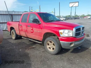 2007 Dodge 1500 SLT with VIN 1D7HU18P27S258135, listed as a IAAI auction lot 42034593 with 421,628 mi miles. Bid and sale history available at carsss.com. Image 1.