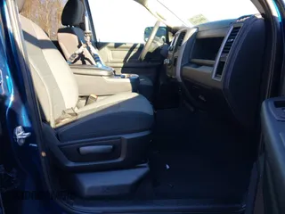 2021 Ram 1500 Tradesman z VIN 3C6RR6KG4MG711610, wystawiony jako IAAI lot #40942505 z przebiegiem 9 949 mil mil oraz . Historia ofert i sprzedaży dostępna na DreamBid. Obrazek 5.