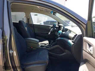 2020 Hyundai Tucson SEL with VIN KM8J33AL7LU172170, listed as a IAAI auction lot 41781942 with 75,301 mi miles. Bid and sale history available at carsss.com. Image 5.