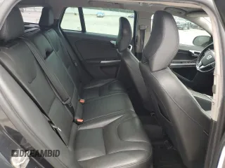 2015 Volvo V60 z VIN YV1612SM3F1227490, wystawiony jako Copart lot #60640875 z przebiegiem 148 683 mil mil oraz Czysty tytuł • Clean title. Historia ofert i sprzedaży dostępna na DreamBid. Obrazek 10.