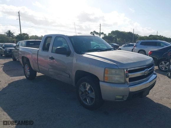 2008 Chevrolet Silverado 1500 LT w/1LT with VIN 2GCEC19JX81124243, listed as a IAAI auction lot 41568349 with 210,792 mi miles. Bid and sale history available at carsss.com. Image 1.