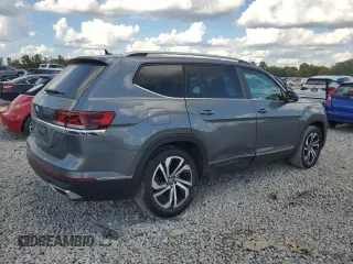 2022 Volkswagen Atlas SEL with VIN 1V2BP2CA8NC502506, listed as a Copart auction lot 70981634 with 34,960 mi miles and Salvage title. Bid and sale history available at DreamBid. Image 3.