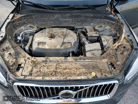 2021 Volvo XC90 Momentum with VIN YV4A221K4M1704449, listed as a Copart auction lot 80395884 with 0 mi miles and Salvage Title. Bid and sale history available at carsss.com. Image 13.
