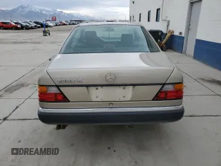 1991 Mercedes-Benz 300 with VIN WDBEA51E8MB388839, listed as a Copart auction lot 51172335 with 155,332 mi miles and Clean Title. Bid and sale history available at DreamBid. Image 6.