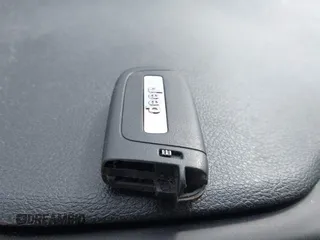 2017 Jeep Renegade Latitude z VIN ZACCJBBB7HPG31581, wystawiony jako IAAI lot #41933910 z przebiegiem 153 217 mil mil oraz . Historia ofert i sprzedaży dostępna na DreamBid. Obrazek 11.