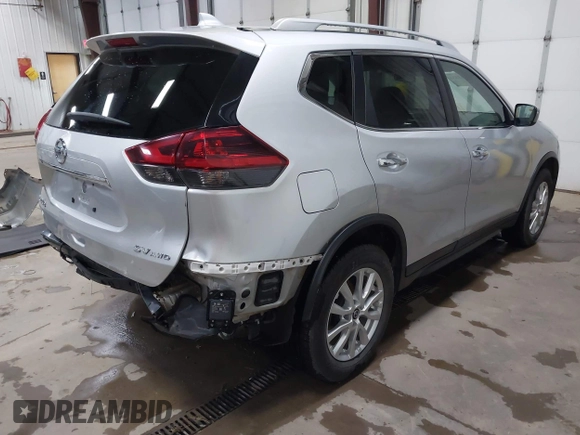 2018 Nissan Rogue SV z VIN 5N1AT2MV8JC709302, wystawiony jako IAAI lot #42063333 z przebiegiem 67 225 mil mil oraz . Historia ofert i sprzedaży dostępna na DreamBid. Obrazek 4.