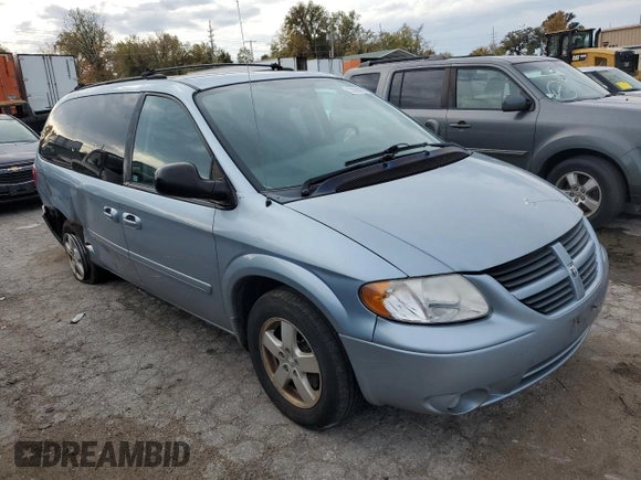 2005 Dodge Caravan SXT with VIN 2D4GP44L25R565890, listed as a Copart auction lot 42324244 with 203,174 mi miles and Non Repairable. Bid and sale history available at carsss.com. Image 4.