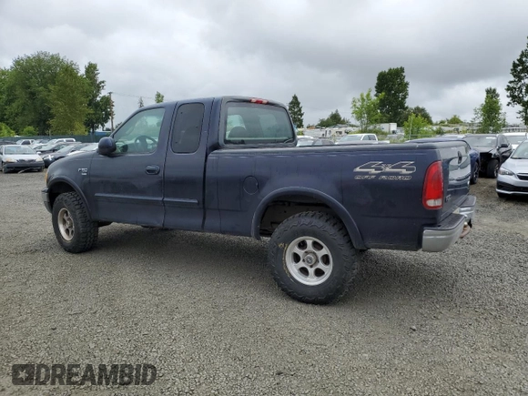 2000 Ford F-150 XL z VIN 1FTRX18L5YNA10836, wystawiony jako Copart lot #55325245 z przebiegiem 188 237 mil mil oraz Szkoda całkowita • Salvage title. Historia ofert i sprzedaży dostępna na DreamBid. Obrazek 2.